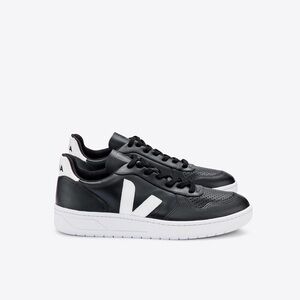 Veja V-10 black and white sneakers women